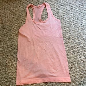 Swiftly Tech Tank - Jeweled Magenta / Peach Fuzz